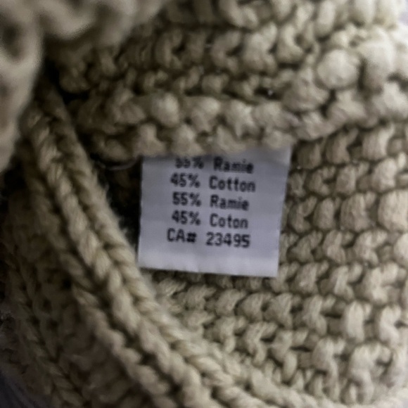 Heavy cabled sweater - Picture 2 of 2